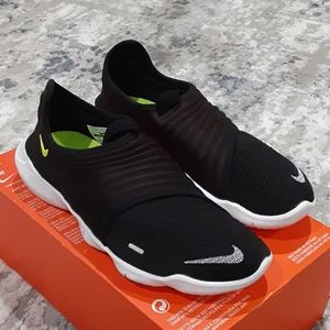 WMNS NIKE FLYKNIT 3.0 SIZE 7.5